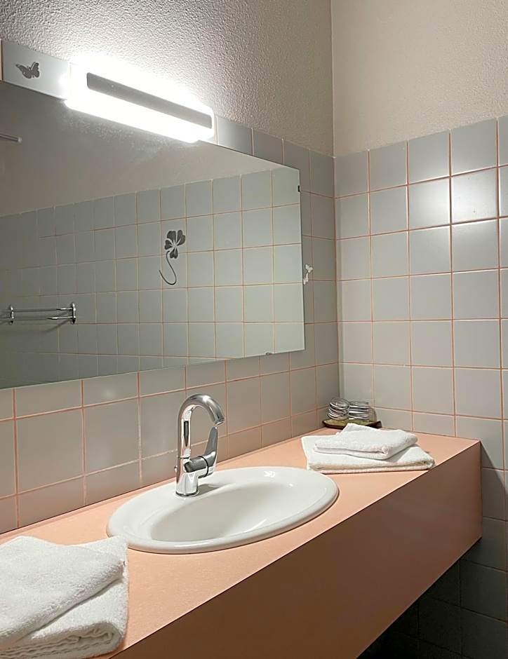 L'EMBLEME - BOUTIQUE HOTEL