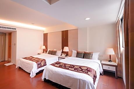 Family Room (4 Adults)