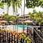DOWNTOWN Hawaiian Theme Condo with Hot Tub, Pool & Beach - Kona Islander Inn