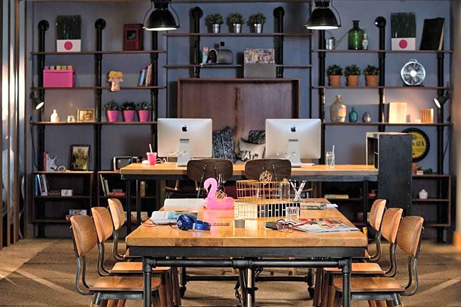 Moxy by Marriott Phoenix Tempe/ASU Area
