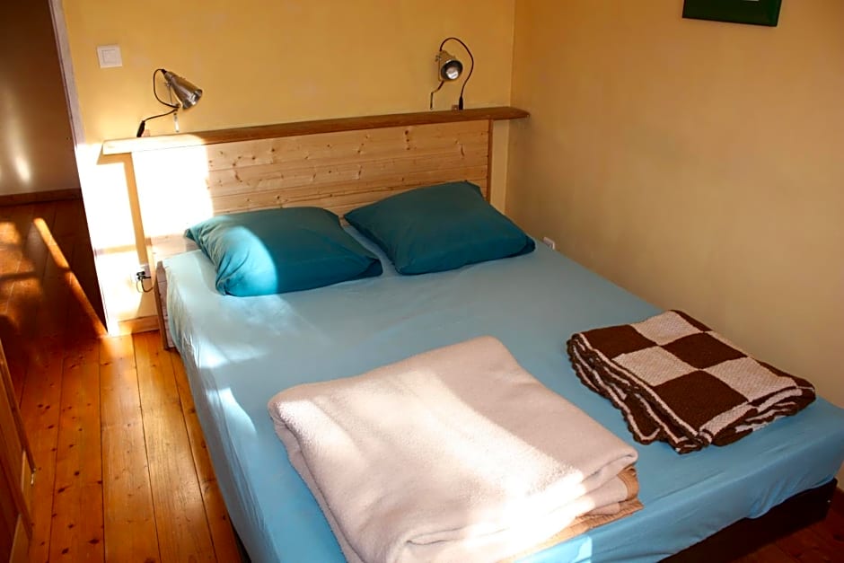 Valcaris: gites, chambre d'hotes et tables d'hotes
