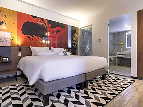 Standard Queen Room - Reduced mobility guests