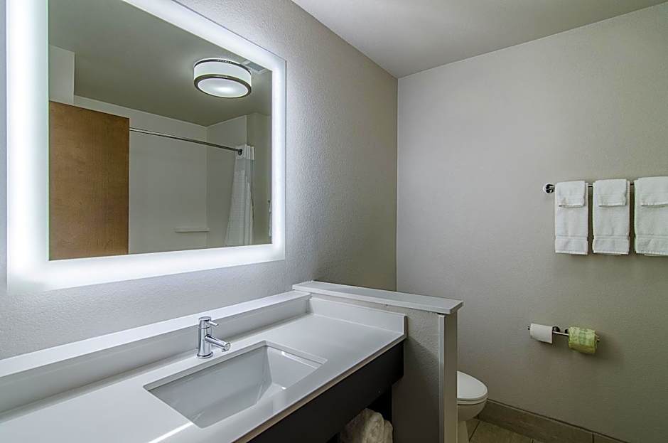 Holiday Inn Express & Suites - Atchison By IHG