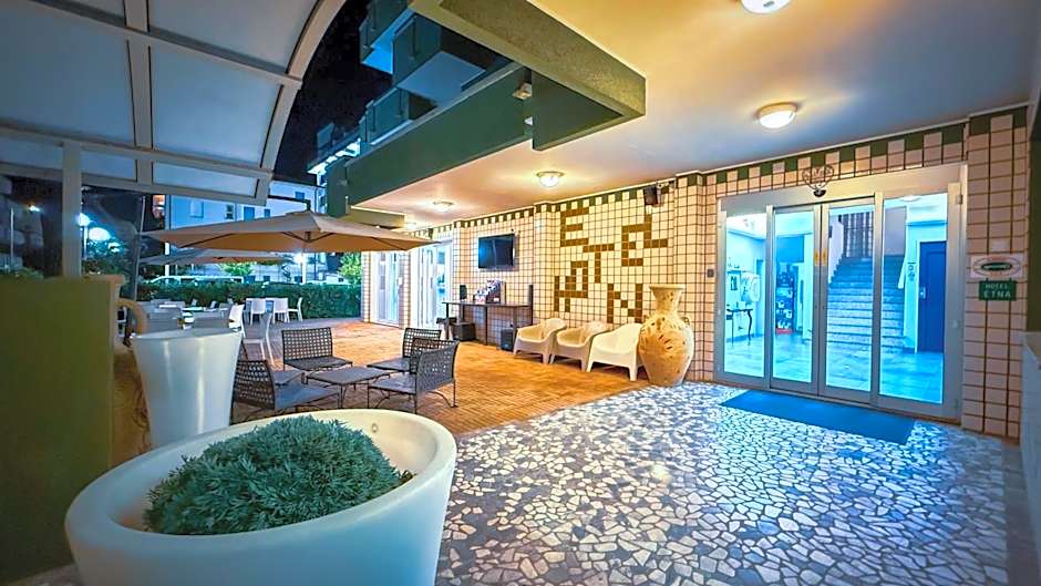 Hotel Etna - Hotel per Coppie e Famiglie con Parcheggio e Spiaggia