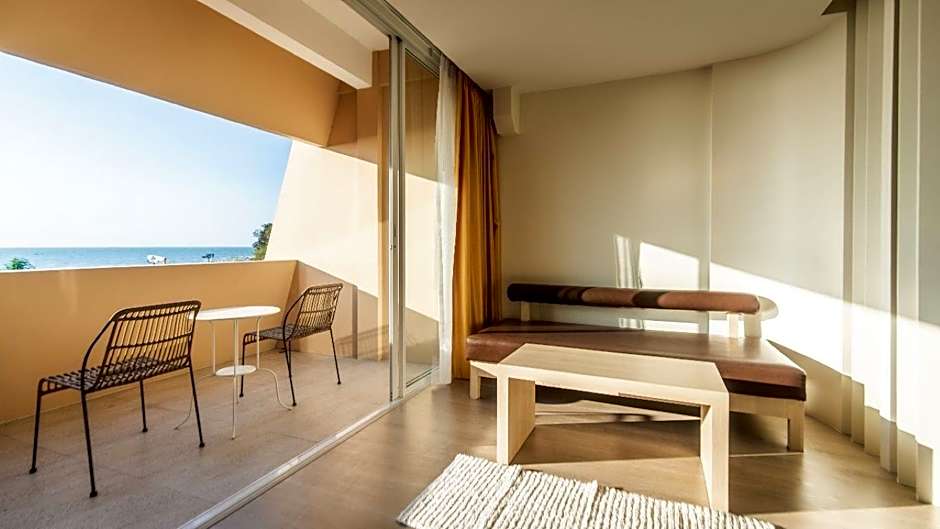 Bangsaen Villa Hotel