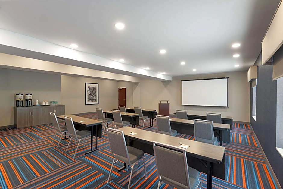 Hampton Inn By Hilton And Suites Harrisburg/North, Pa