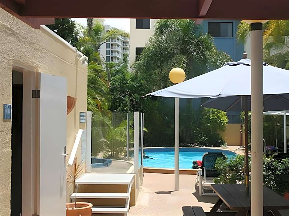 Sundeck Garden Apartments