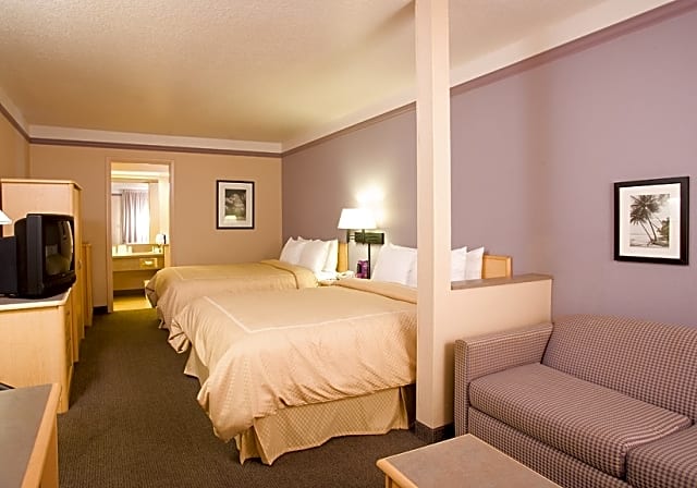 Maingate Garden Inn