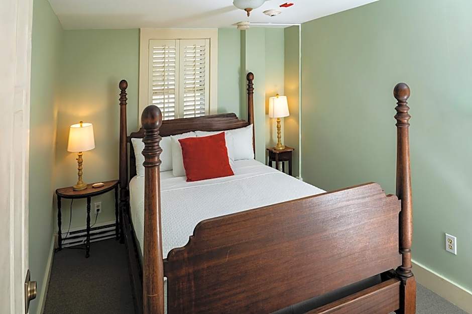 The Historic General Stanton Inn
