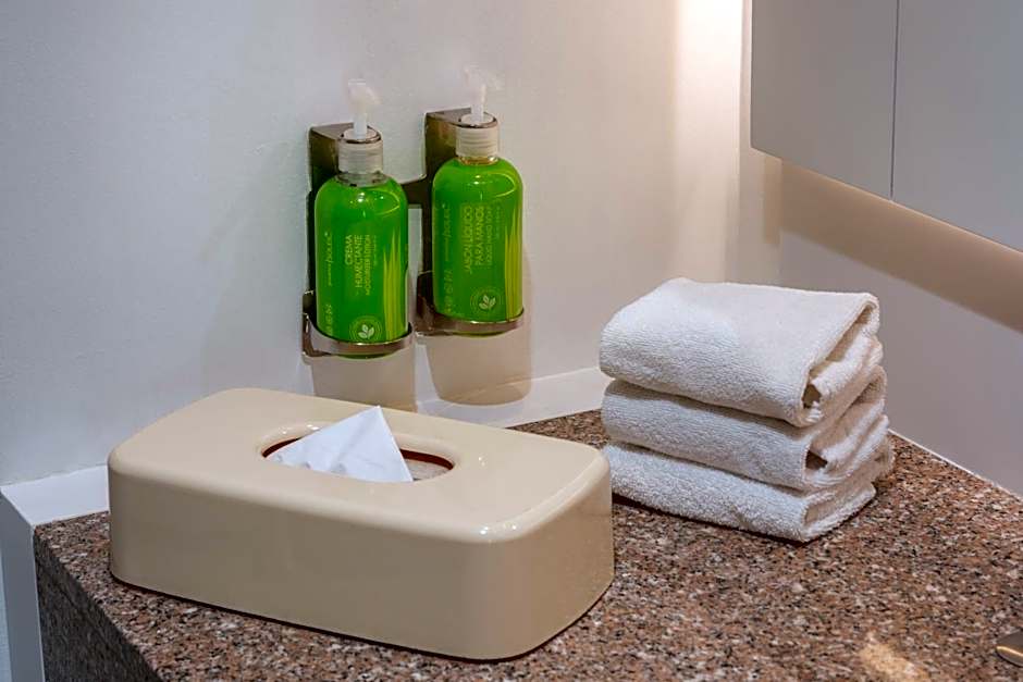 Hotel Holiday Inn Express & Suites Medellin By IHG