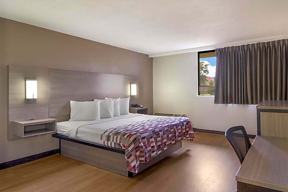 Red Roof Inn & Suites Brunswick I-95