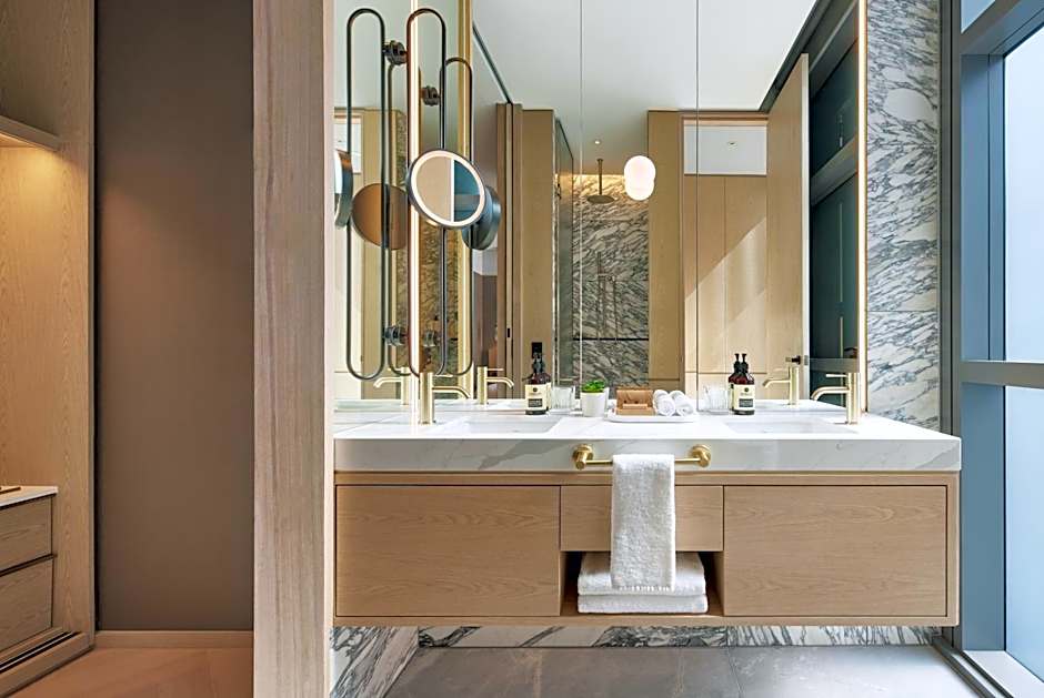 Lanson Place Parliament Gardens