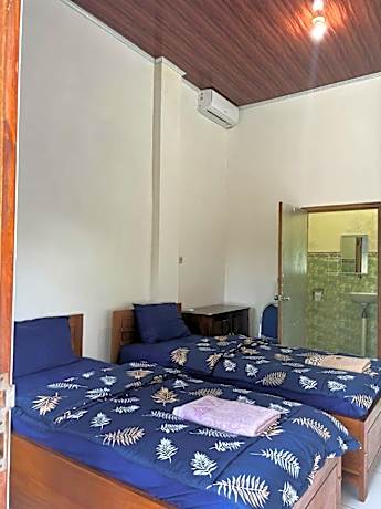 Deluxe Twin with AC (Without TV)