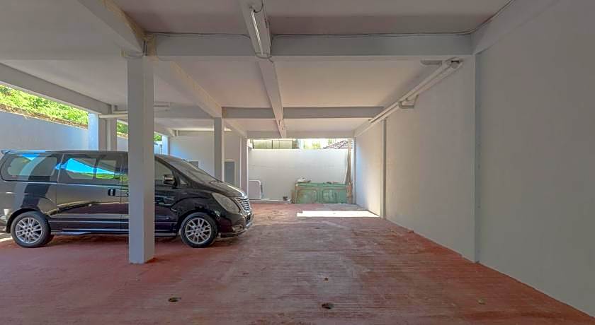 RedDoorz Plus Syariah @ Raya Nginden 2