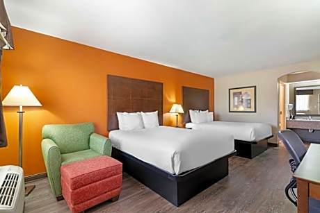 Queen Room with Two Queen Beds - Exterior Entrance/Smoking