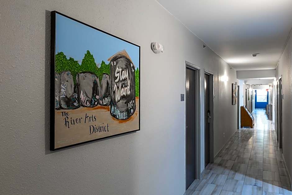 Rodeway Inn & Suites
