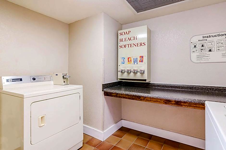 Quality Inn & Suites Carthage near Precious Moments Chapel