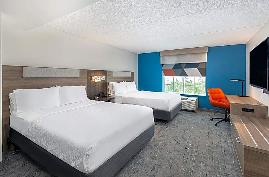 Holiday Inn Express & Suites Columbus at Northlake By IHG