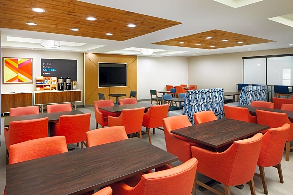 Holiday Inn Express & Suites Bridgeport By IHG