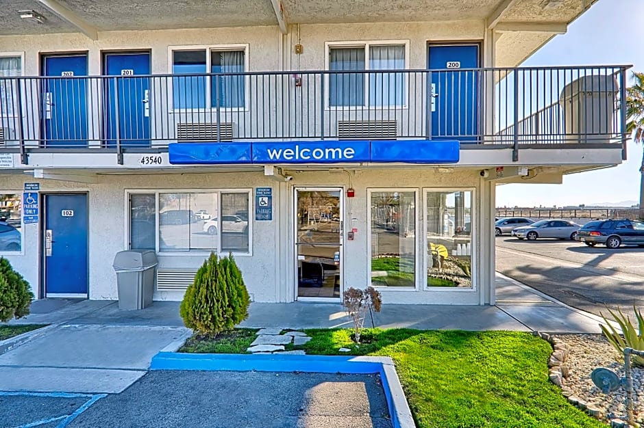 Motel 6-Lancaster, CA