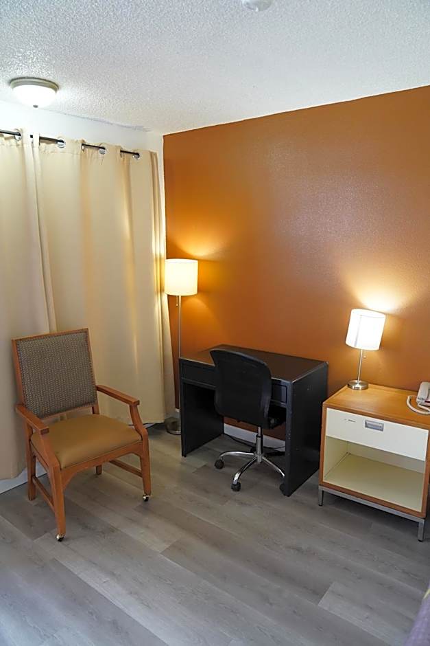 Super 8 by Wyndham Fernley