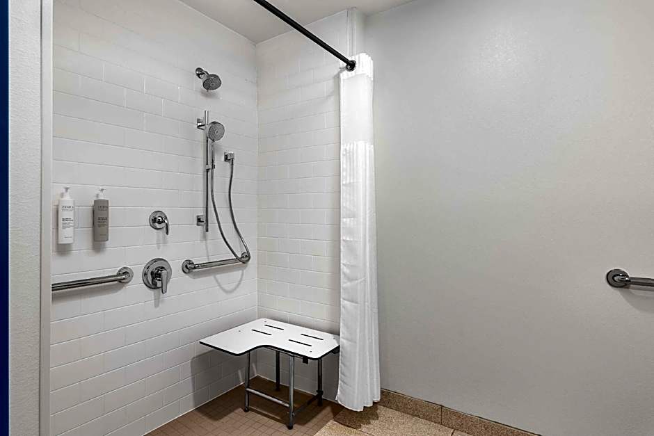 Spark by Hilton Fredericksburg Southpoint