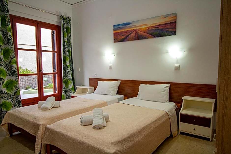 Harrys bar & apartments