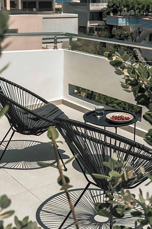 Thelèsi Apartments, 100m from the beach