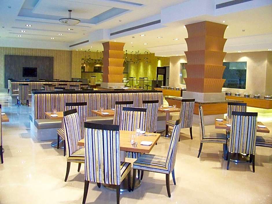 Balaji Sarovar Premiere