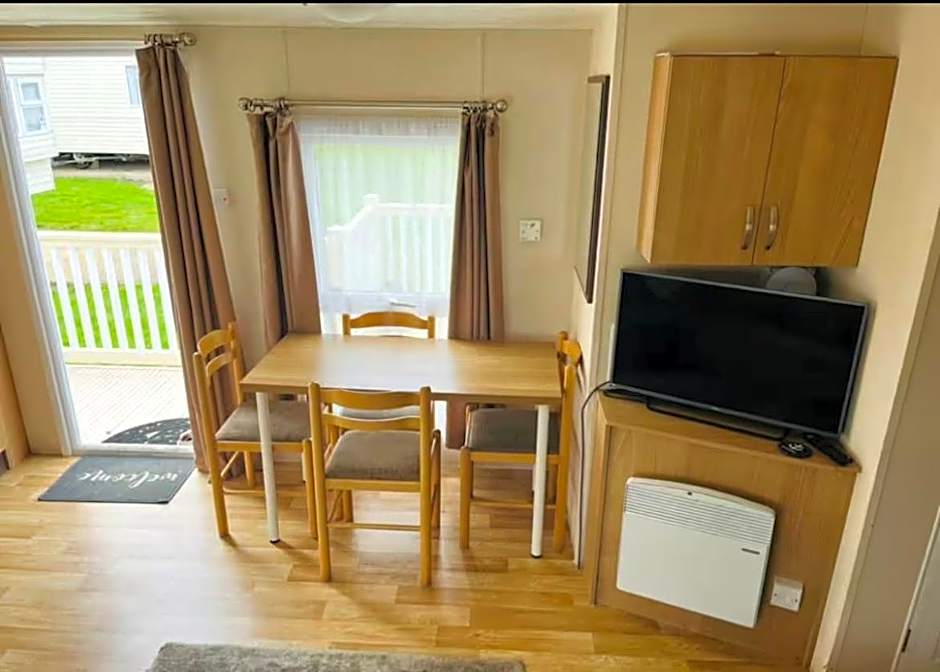 4 Bedroom Holiday Home in Seasalter Whitstable