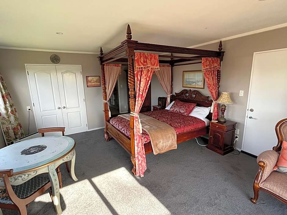 Photo 1 of 6 of 1 Queen Bed