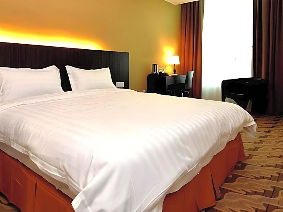 Eminent Hotel
