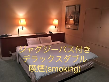 Double Room with Spa Bath - Smoking