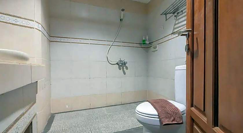 RedDoorz @ Arwiga Hotel near RS Hasan Sadikin Bandung