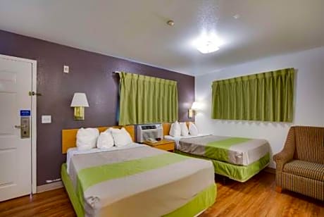 Deluxe Quadruple Room - Smoking