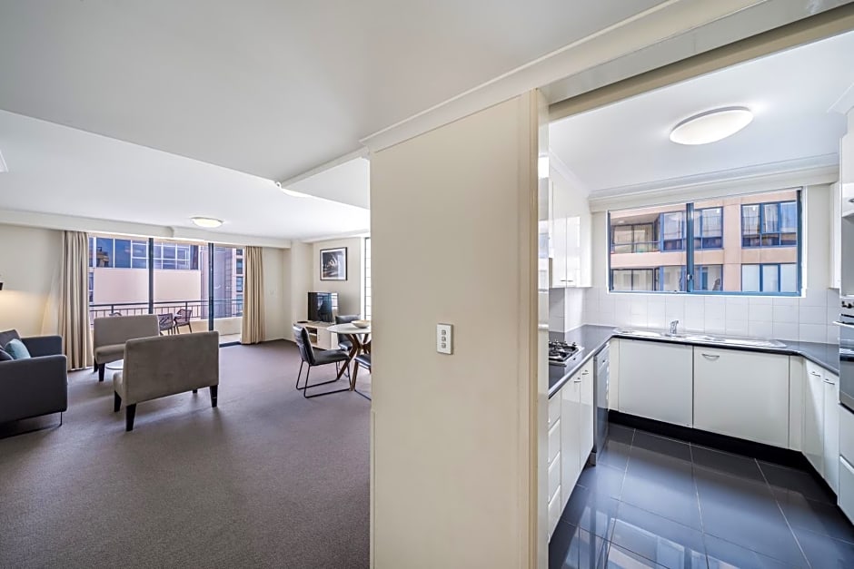 Oaks Sydney Castlereagh Suites