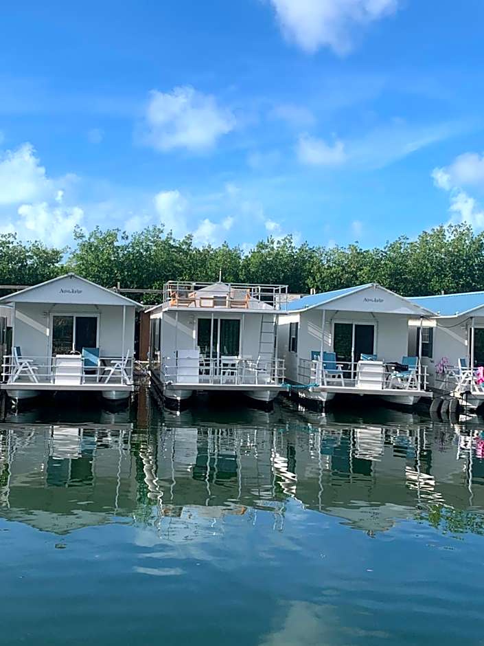 Aqua Lodges At Hurricane Hole Marina