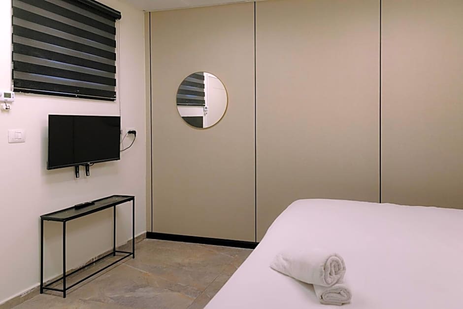 Rich Luxury Suites - Renovated