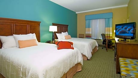 2 Queen Beds Smoking