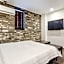 B&F Hotel