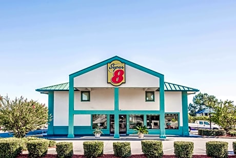Super 8 by Wyndham Valdosta/Conf Center Area