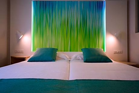 One-Bedroom Apartment (3 Adults)