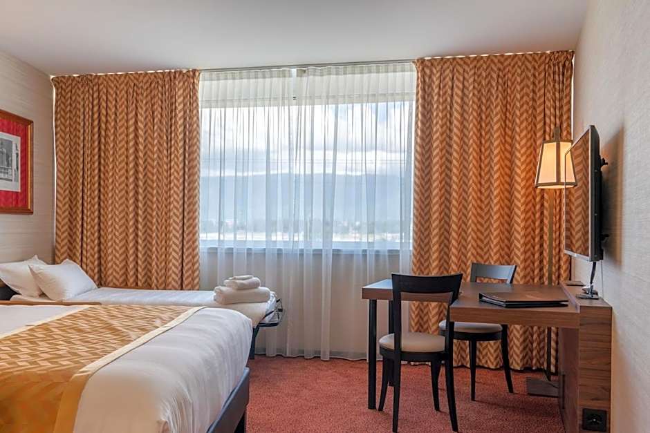 Nash Suites Airport Hotel