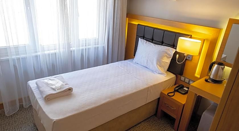LOTUS PARK HOTEL