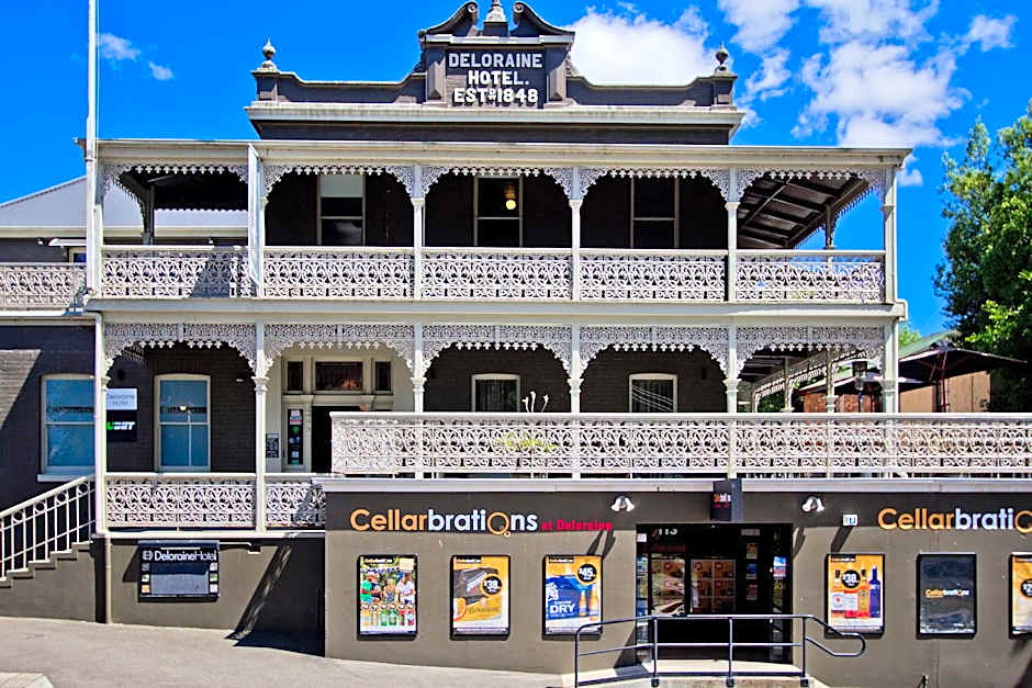 Deloraine Hotel