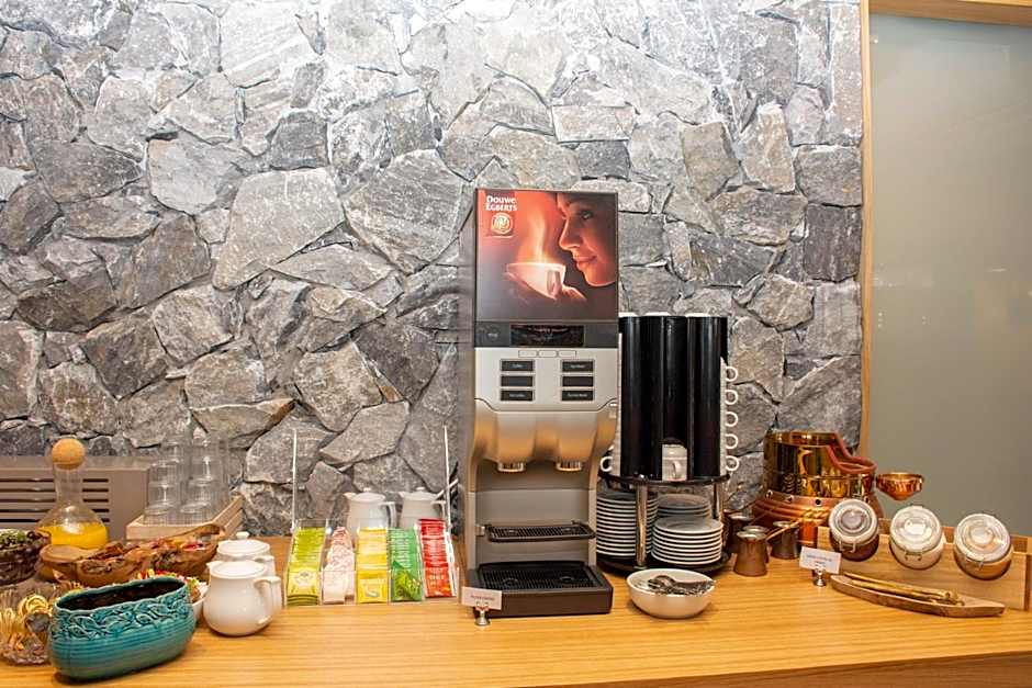 Yianna Caravel "by Checkin"