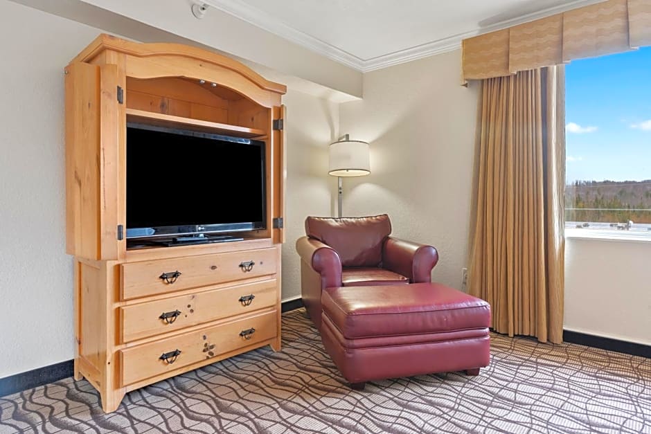 Cherry Tree Inn and Suites