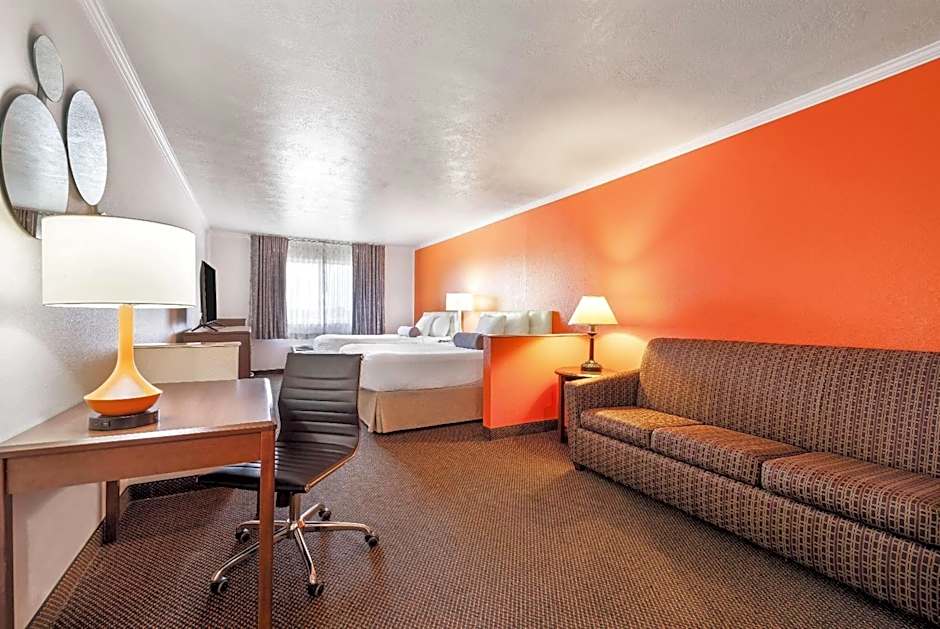 Howard Johnson Hotel & Suites by Wyndham Oacoma