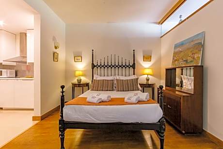 Apartment with Garden View