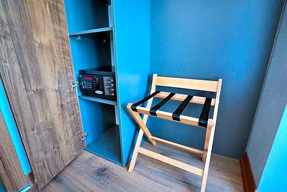 Shelton Airport Hotel